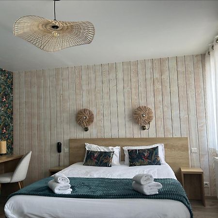 Brit Hotel Des Halles Конкарно Екстериор снимка