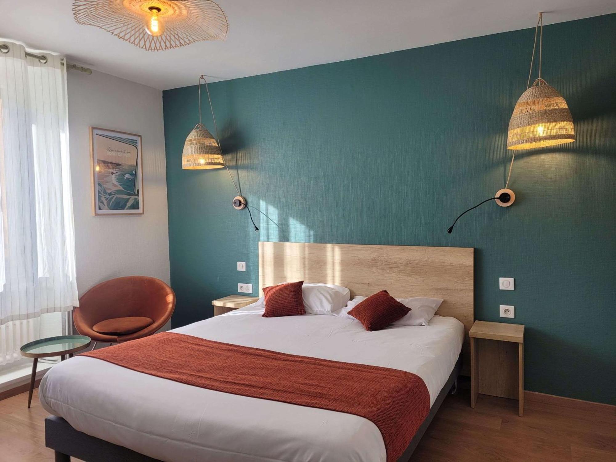 Brit Hotel Des Halles Конкарно Екстериор снимка