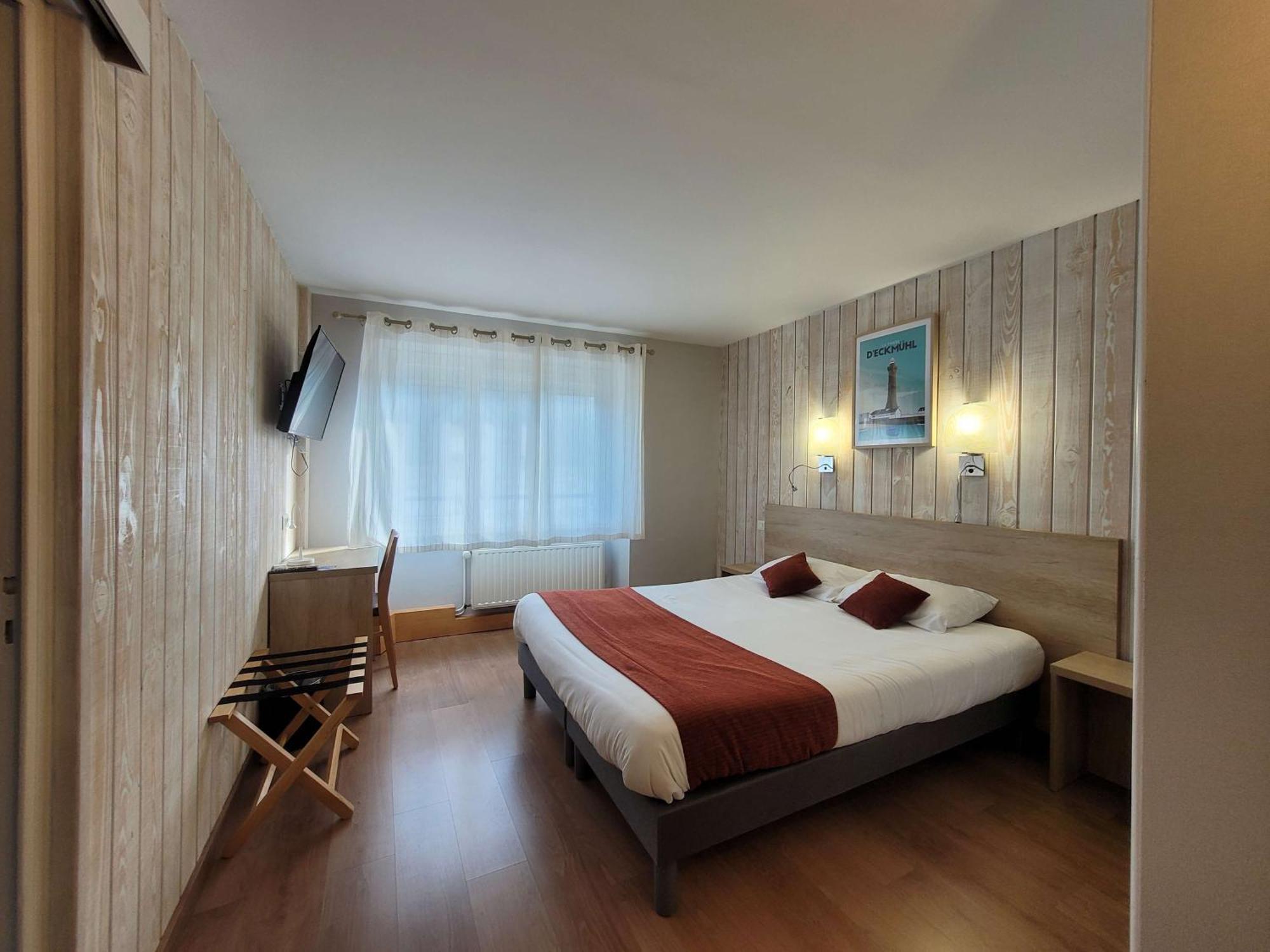 Brit Hotel Des Halles Конкарно Екстериор снимка