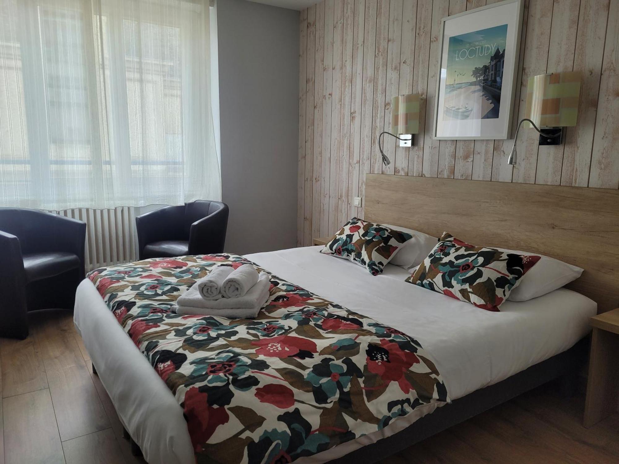 Brit Hotel Des Halles Конкарно Екстериор снимка