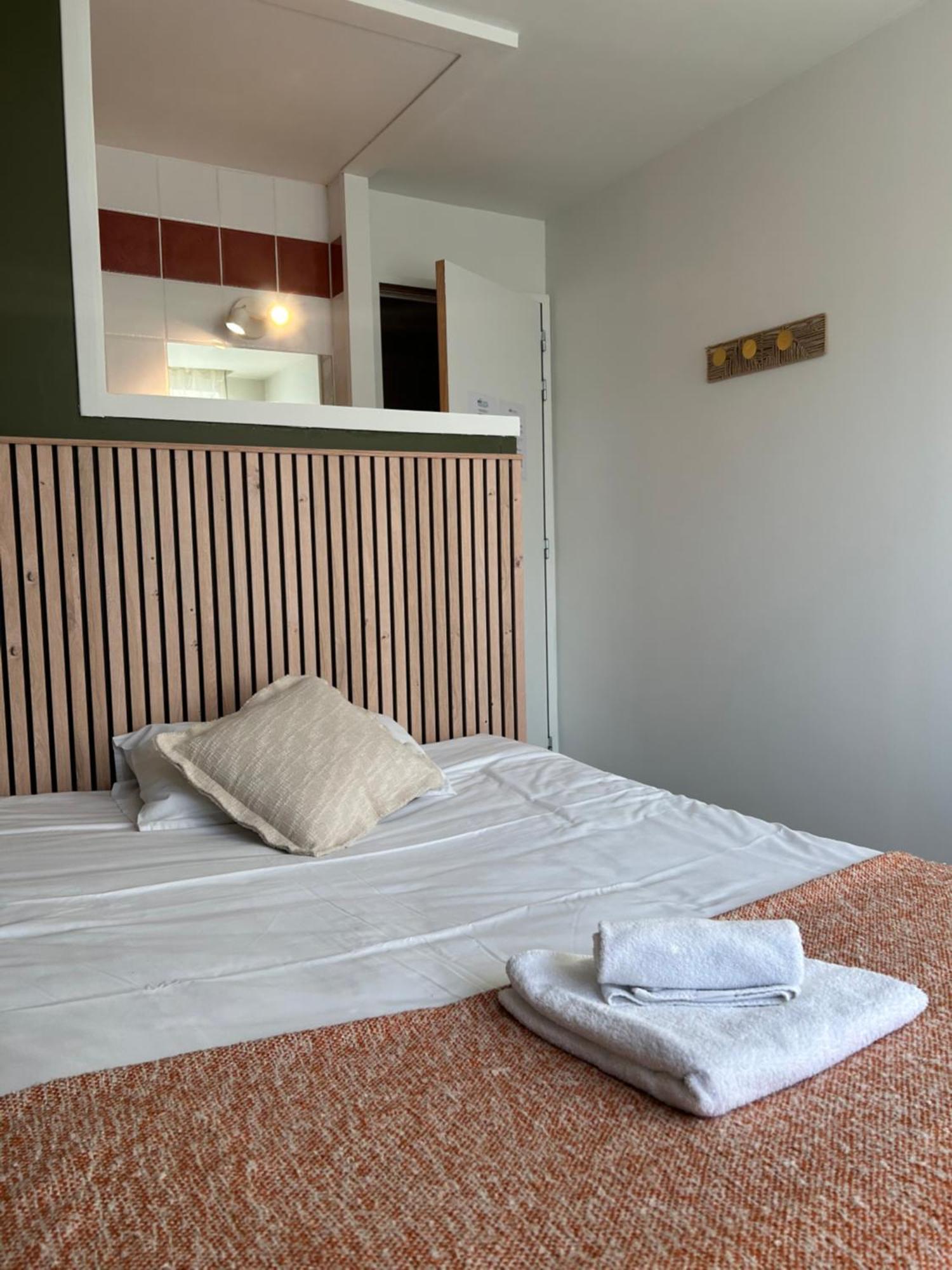 Brit Hotel Des Halles Конкарно Екстериор снимка